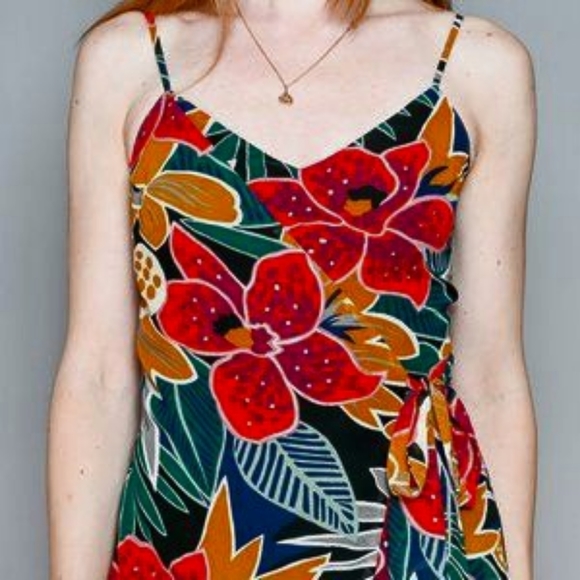 Club Monaco tropical romper - Picture 3 of 5